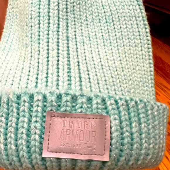 Girls Under Armour Shimmer Pom Hat - Picture 5 of 5